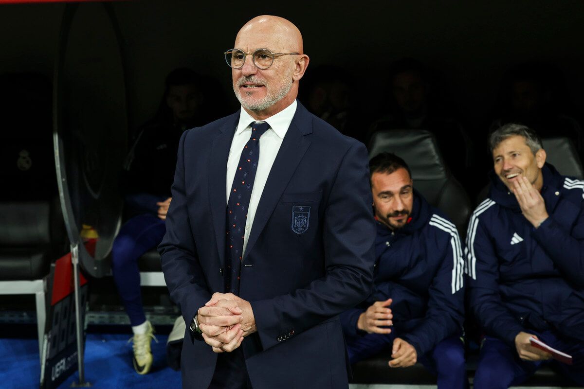  Luis de la Fuente, durante el España-Brasil.