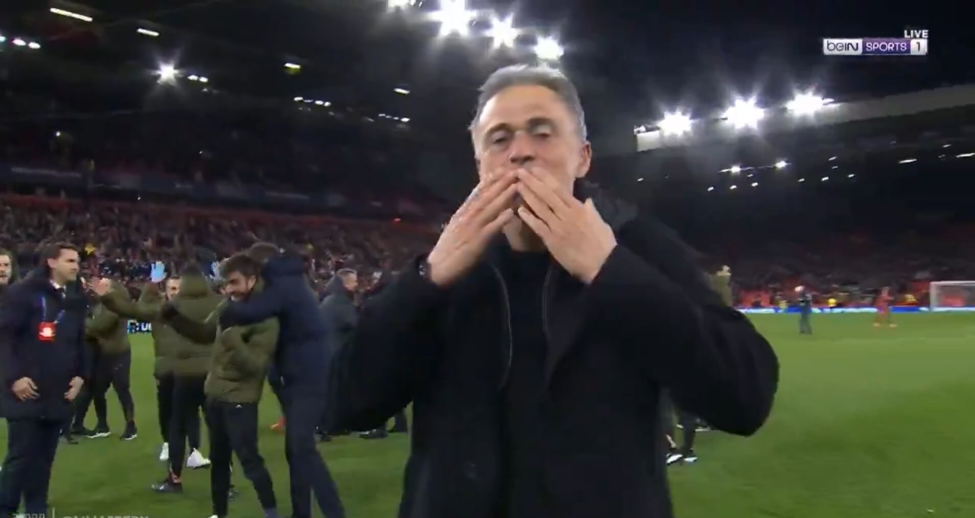  Luis Enrique manda un beso tras el pase a la final (captura Bein Sport).