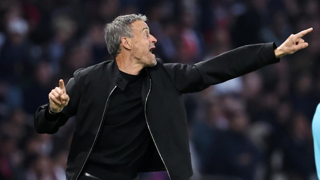 Luis Enrique, durante el partido entre el PSG y el Arsenal (foto: Cordon Press).