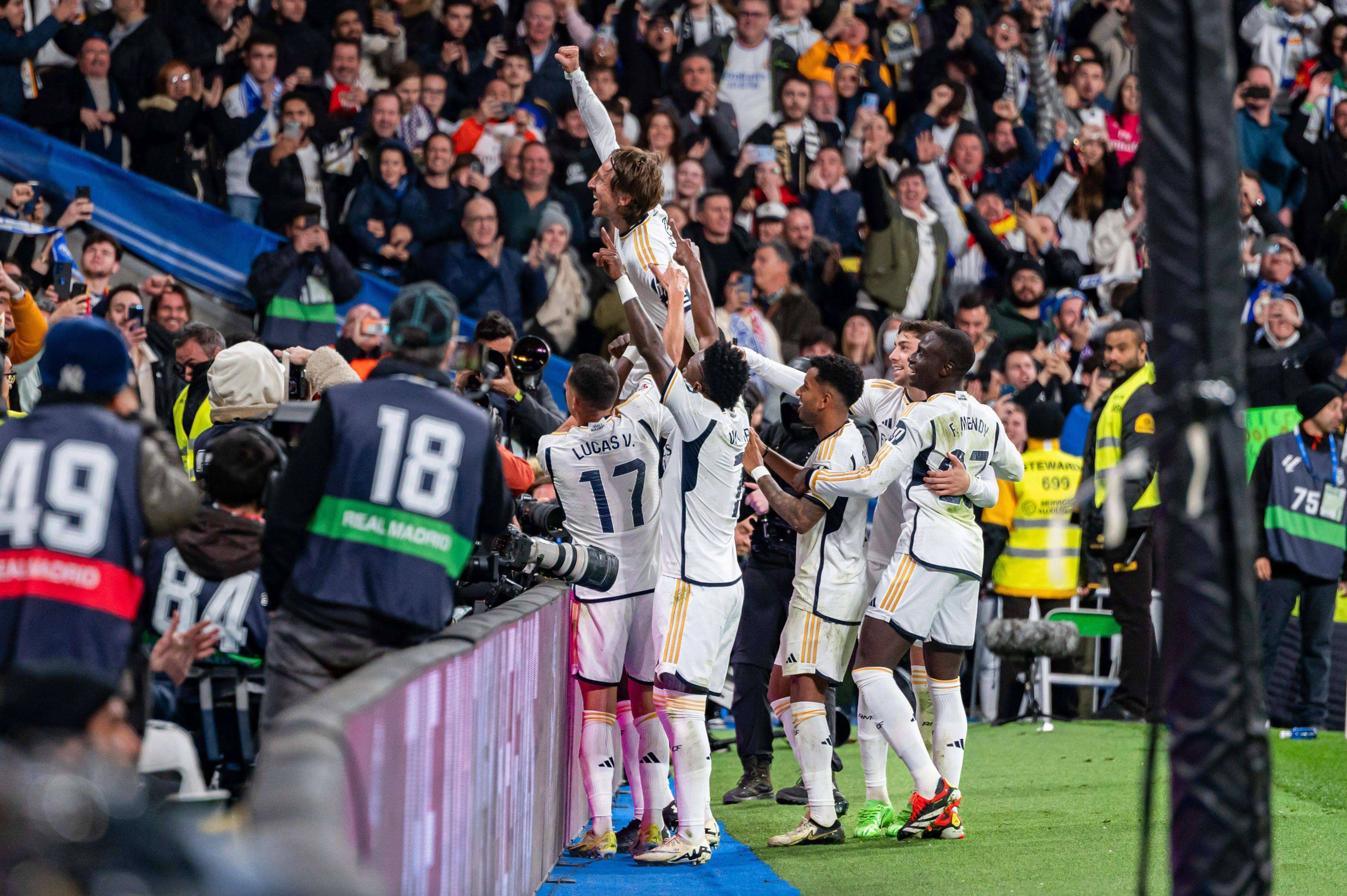  Luka Modric celebrando su gol en el Santiago Bernabéu.