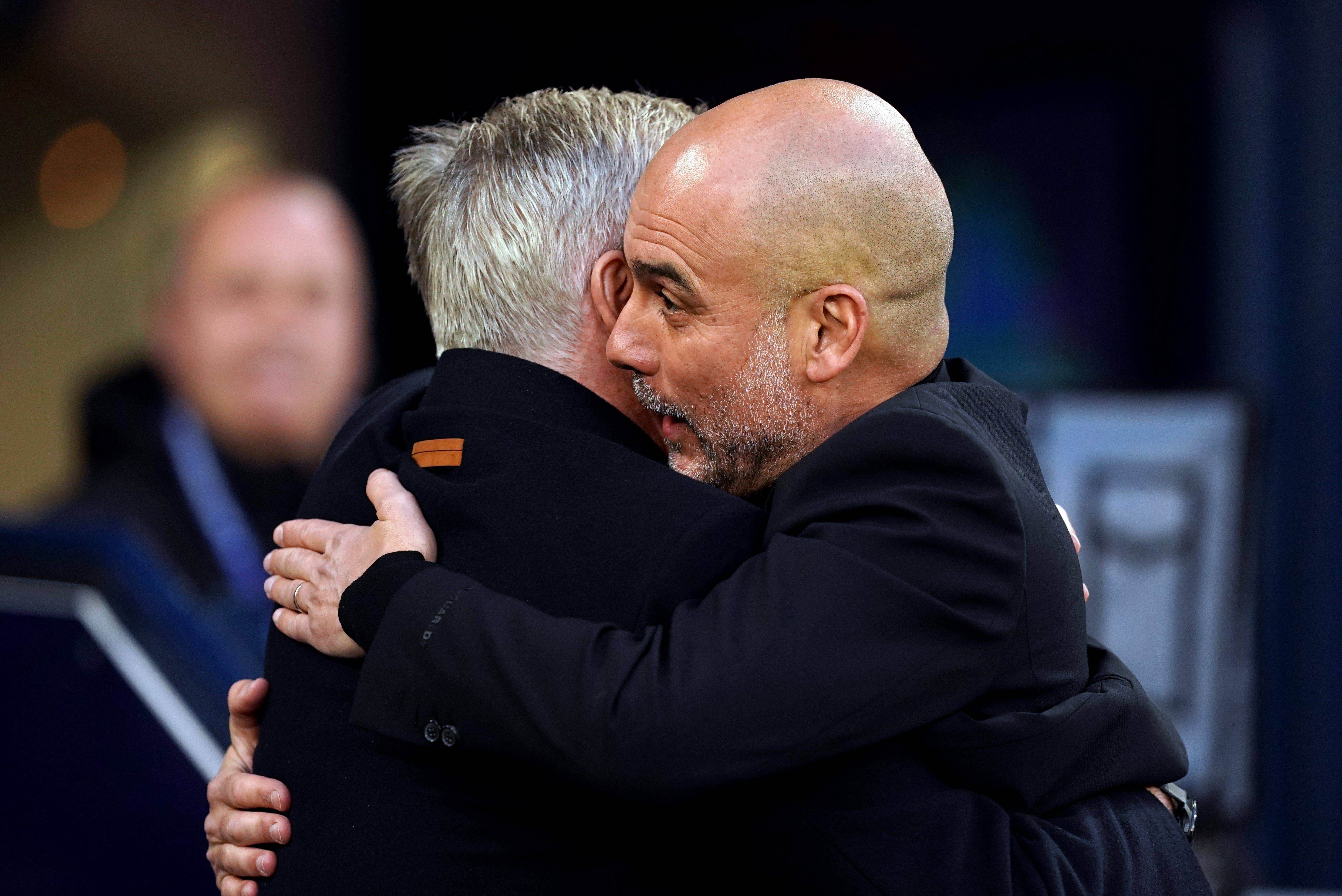 Abrazo entre Carlo Ancelotti y Pep Guardiola en el City-Real Madrid.