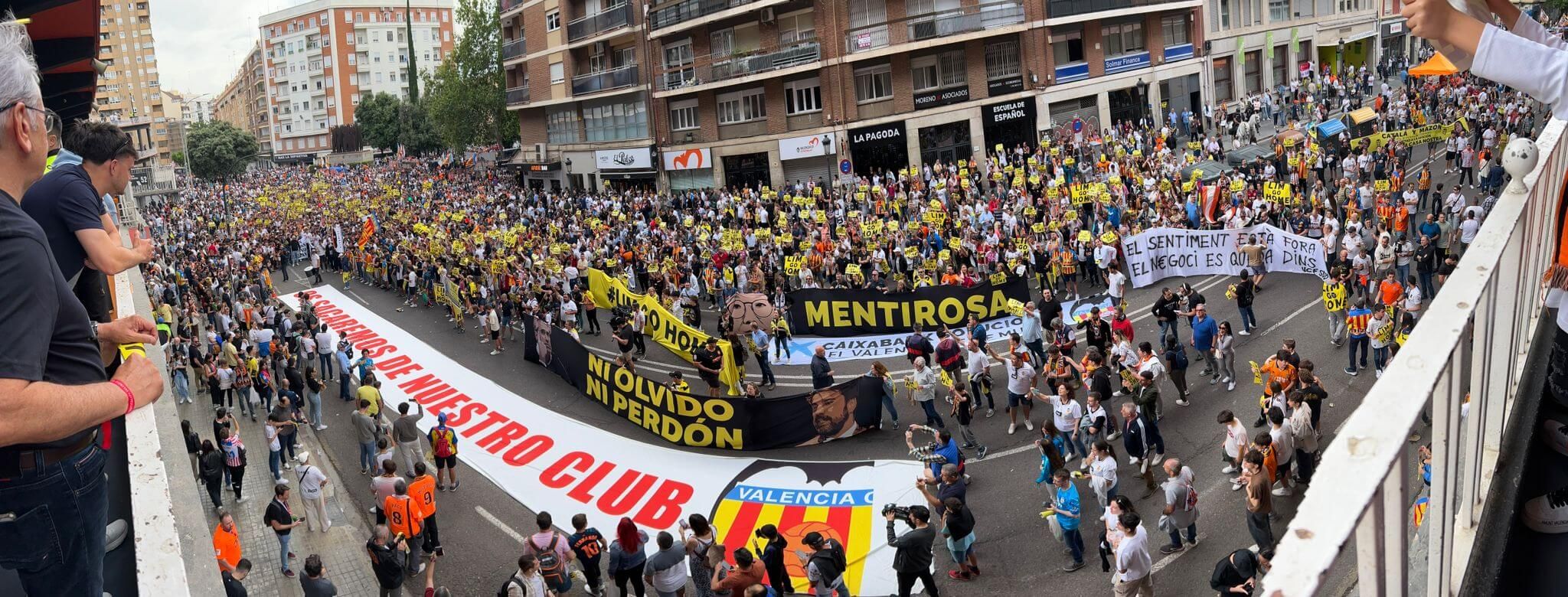  Manifestación contra Peter Lim del 19M.