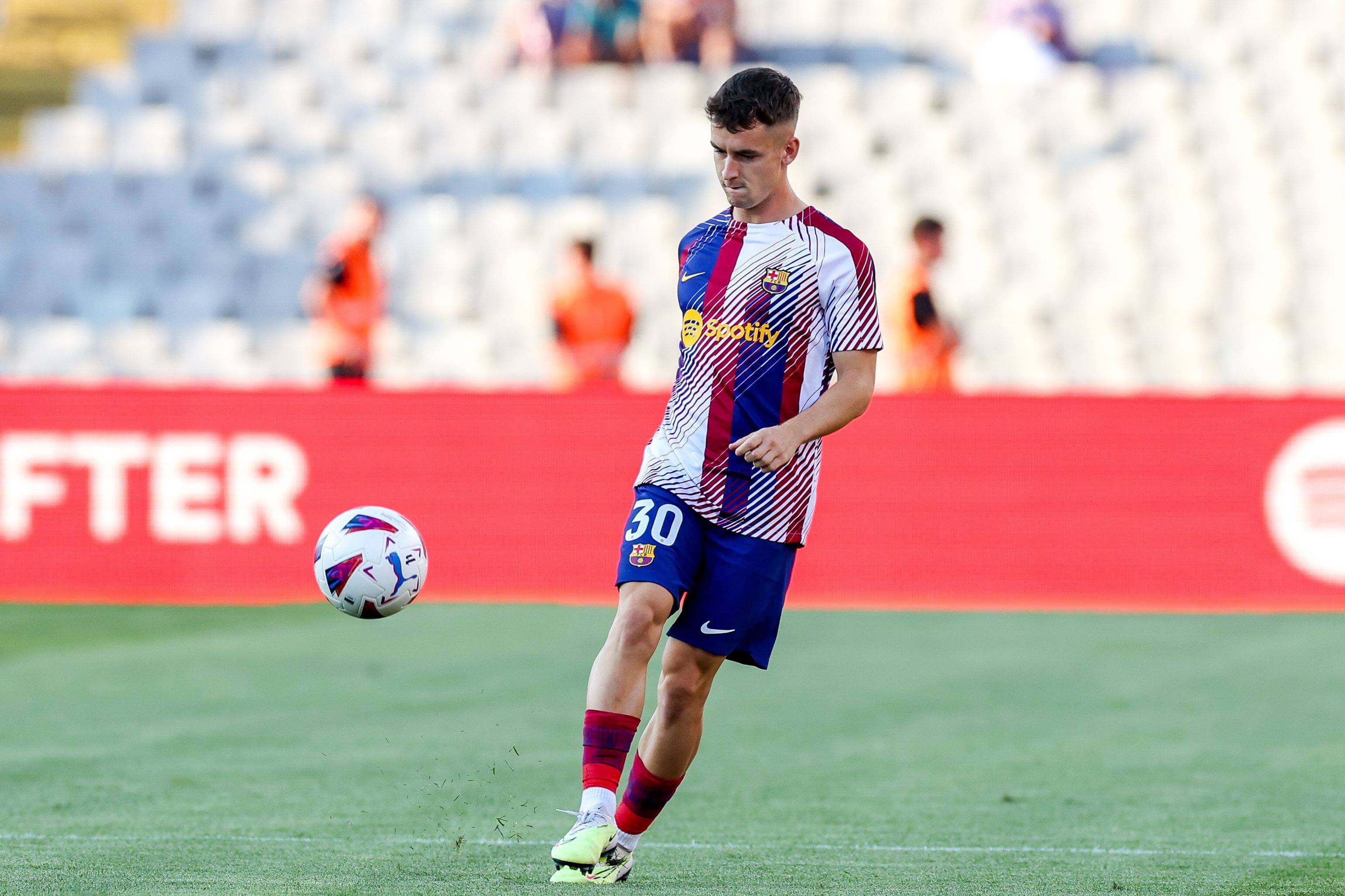  Marc Casadó, antes de un partido del Barça.