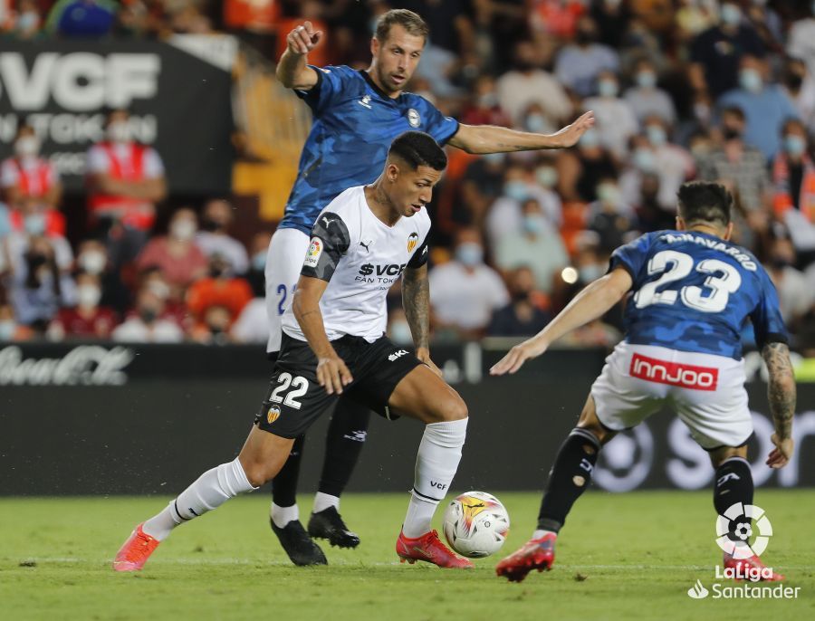  Marcos André, en su debut con el Valencia CF.