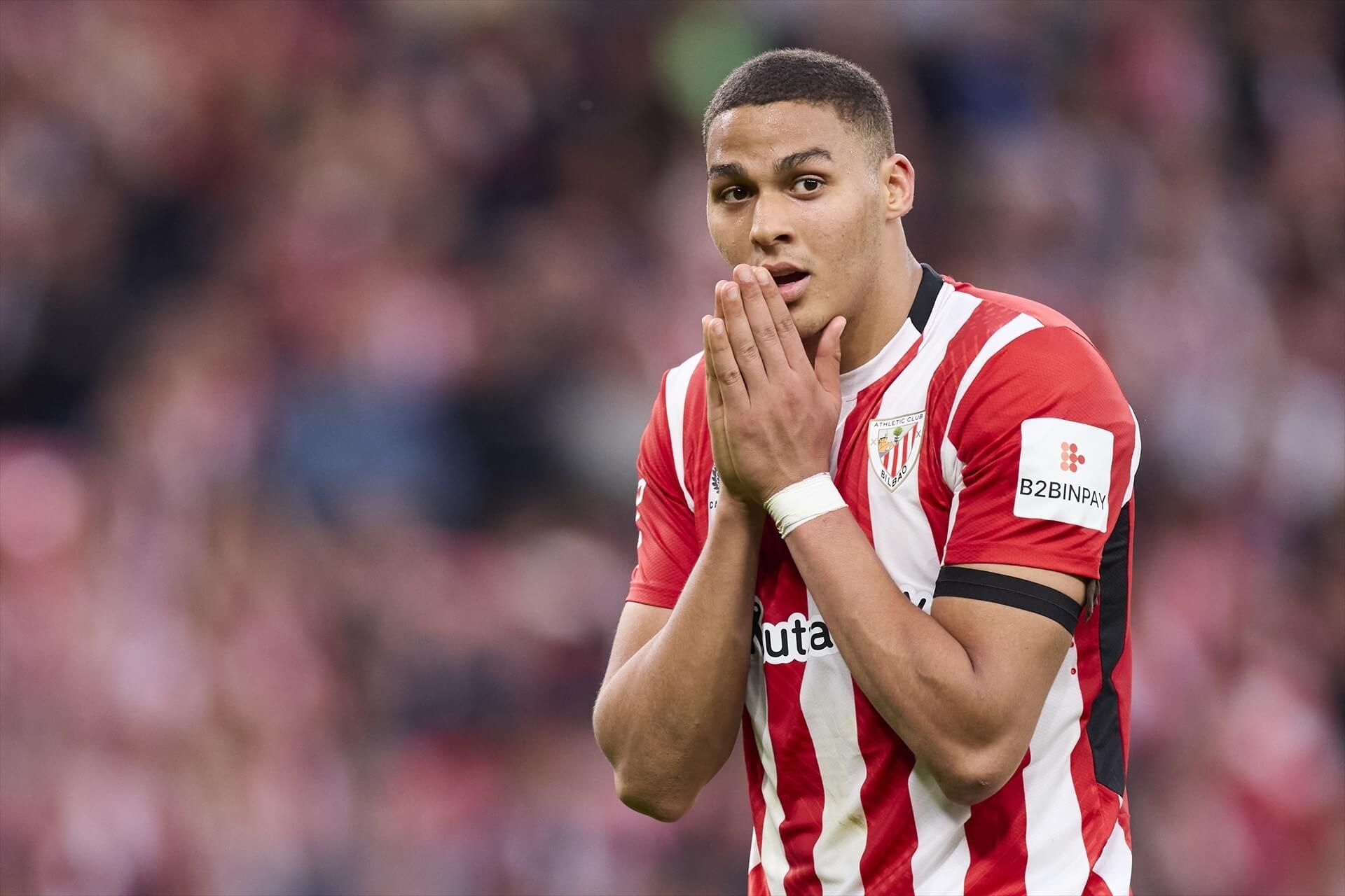  Maroan Sannadi se lamenta durante el Athletic-Alavés.