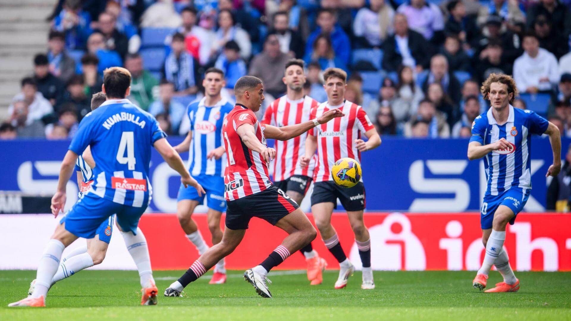 Maroan Sannadi, en acción en el partido ante el RCD Espanyol en Cornellá.