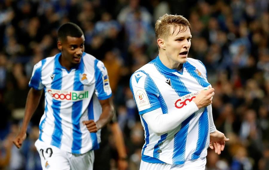  Martin Odegaard celebra un gol con la Real Sociedad ante el Mirandés durante su etapa como txuri urdin.