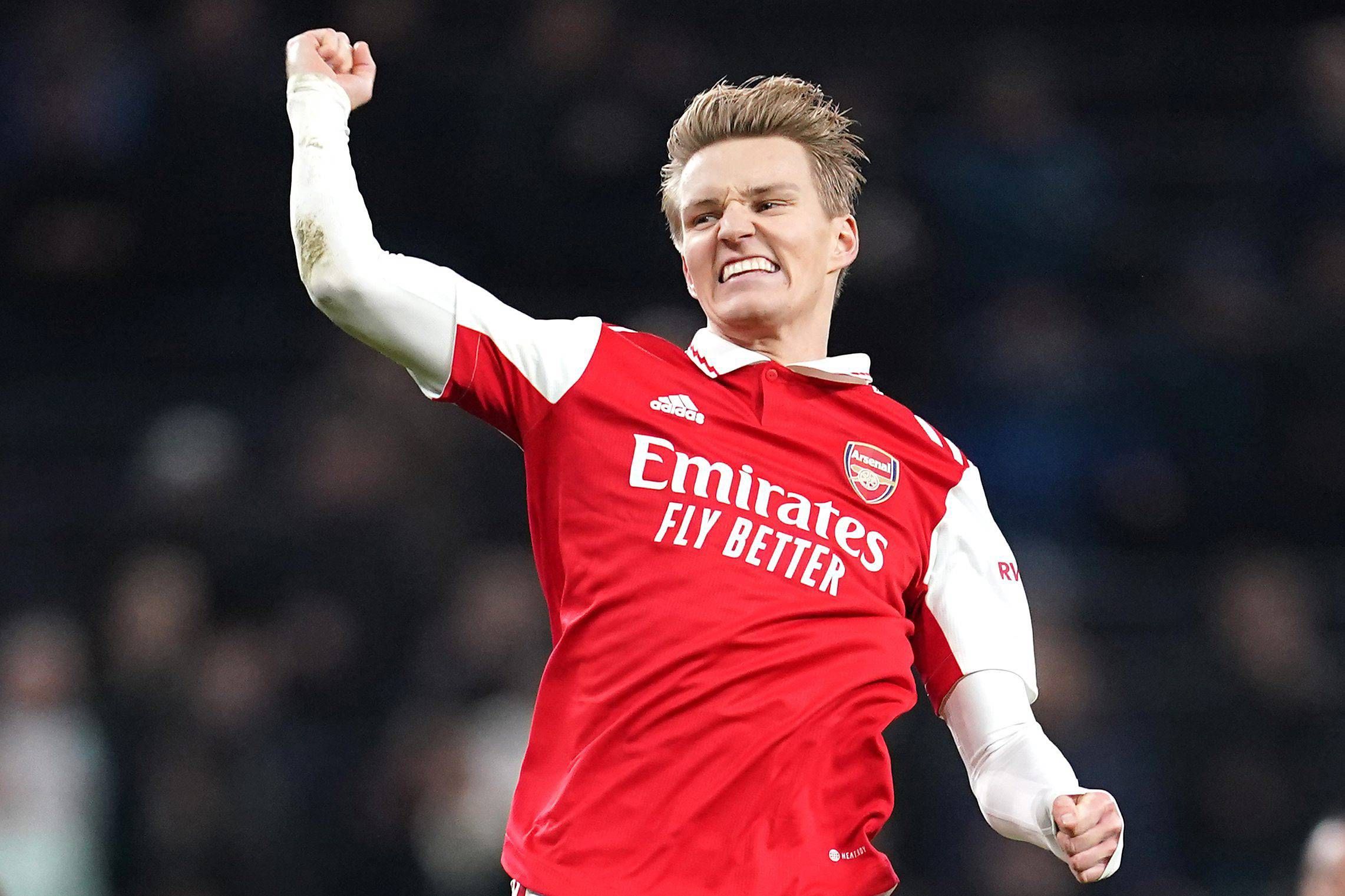 Martin Odegaard celebrando una victoria del Arsenal.
