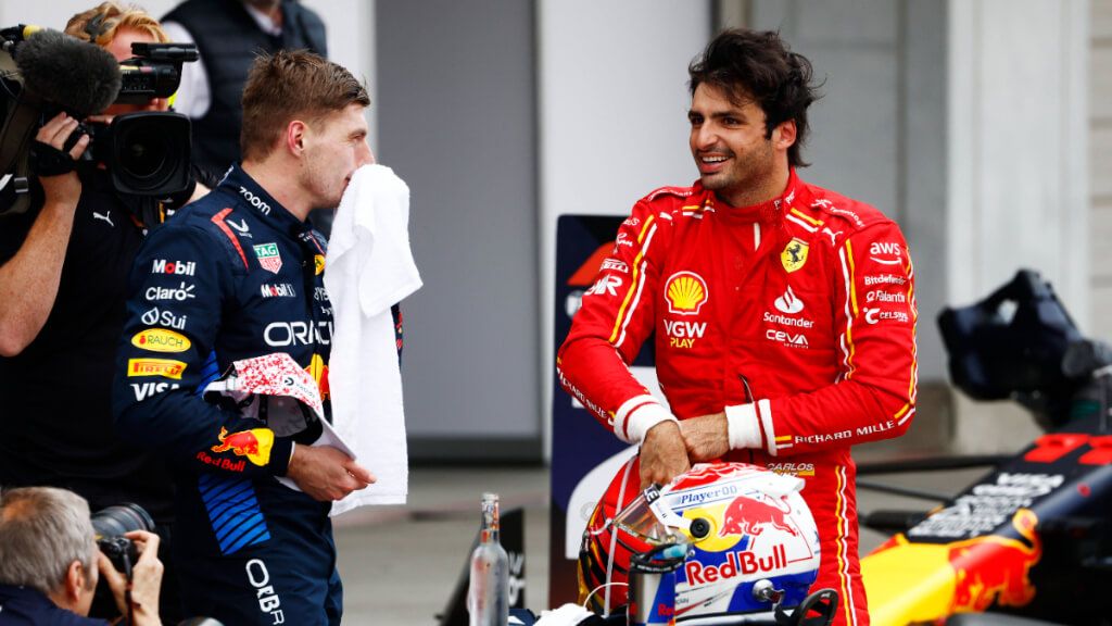 Max Verstappen y Carlos Sainz en el GP de Suzuka.