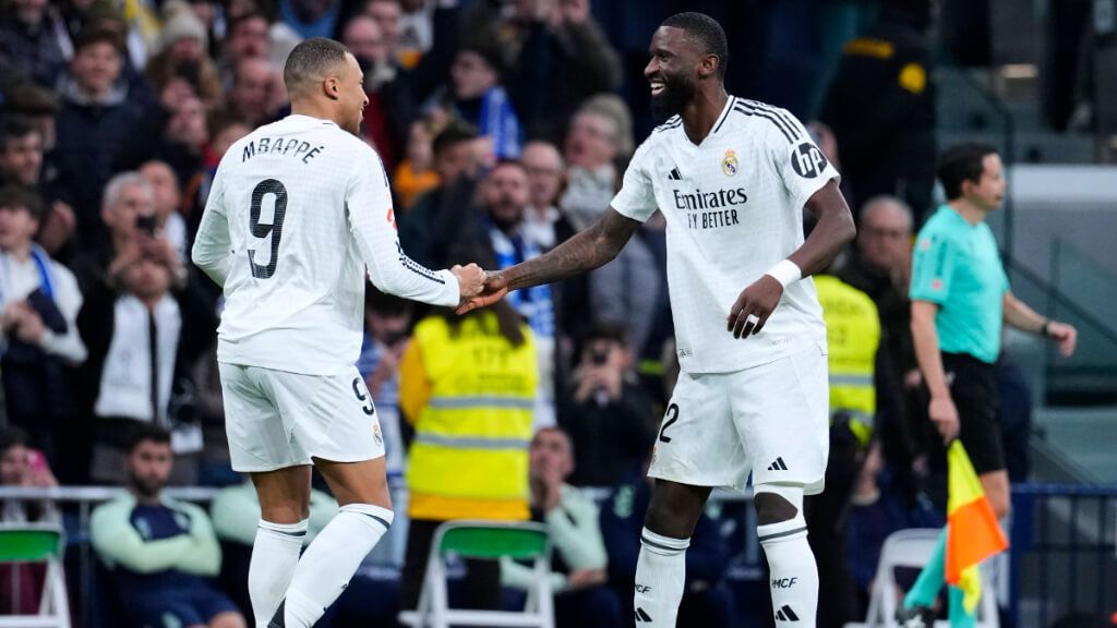  Mbappé y Rüdiger en un partido con el Madrid (Cordon Press)