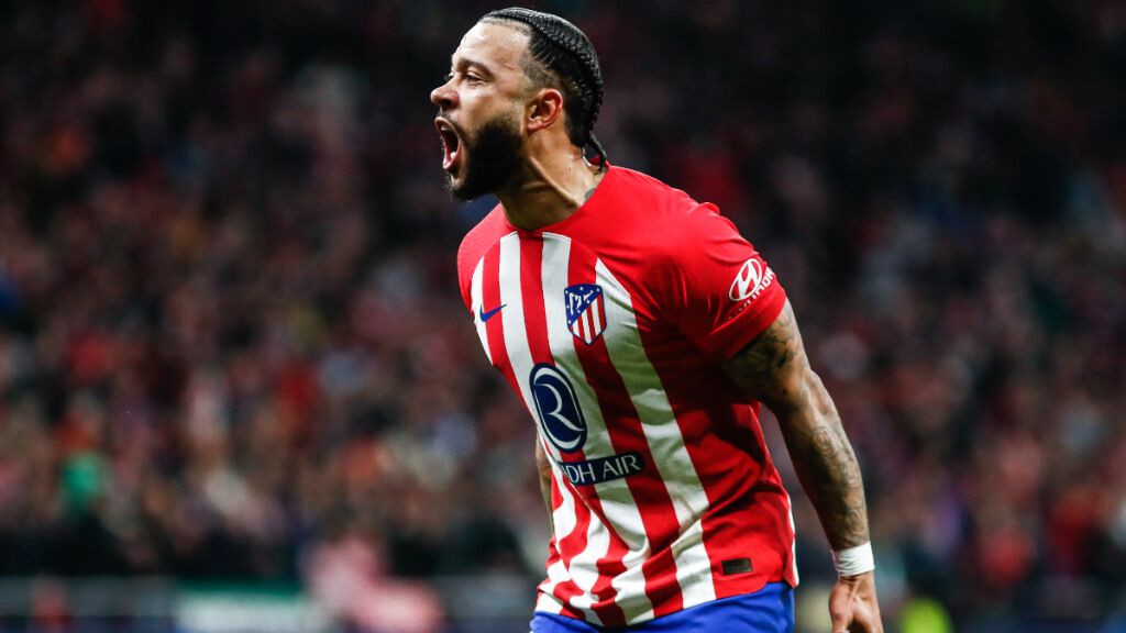 Memphis Depay saca su rabia tras llevar el partido a prórroga