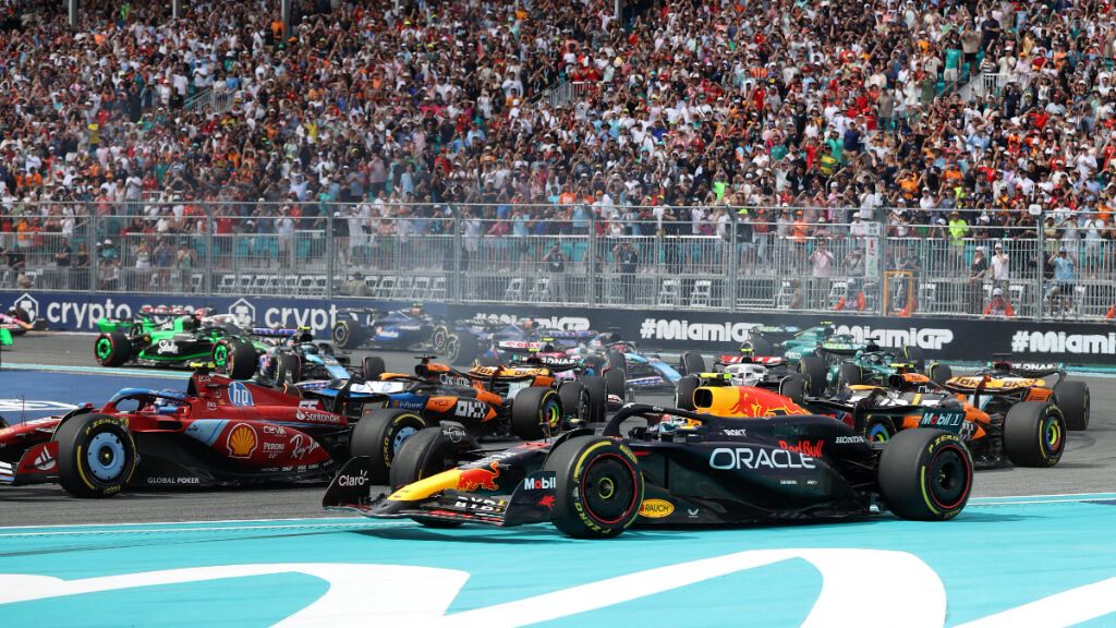  Salida del GP de Miami, con Carlos Sainz como protagonista.