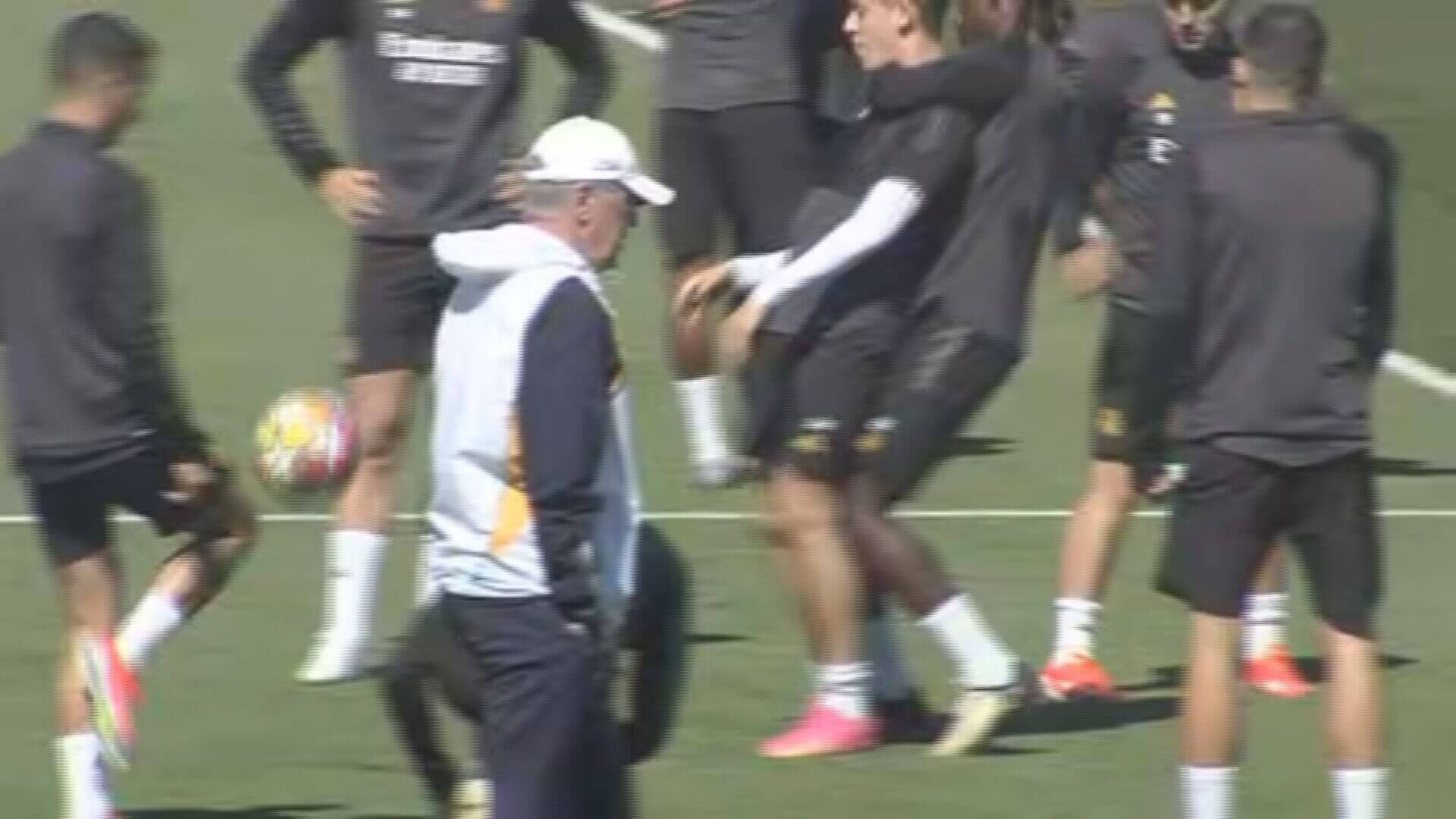  Camavinga haciendo un mata león a Arda Güler (ElDesmarque)
