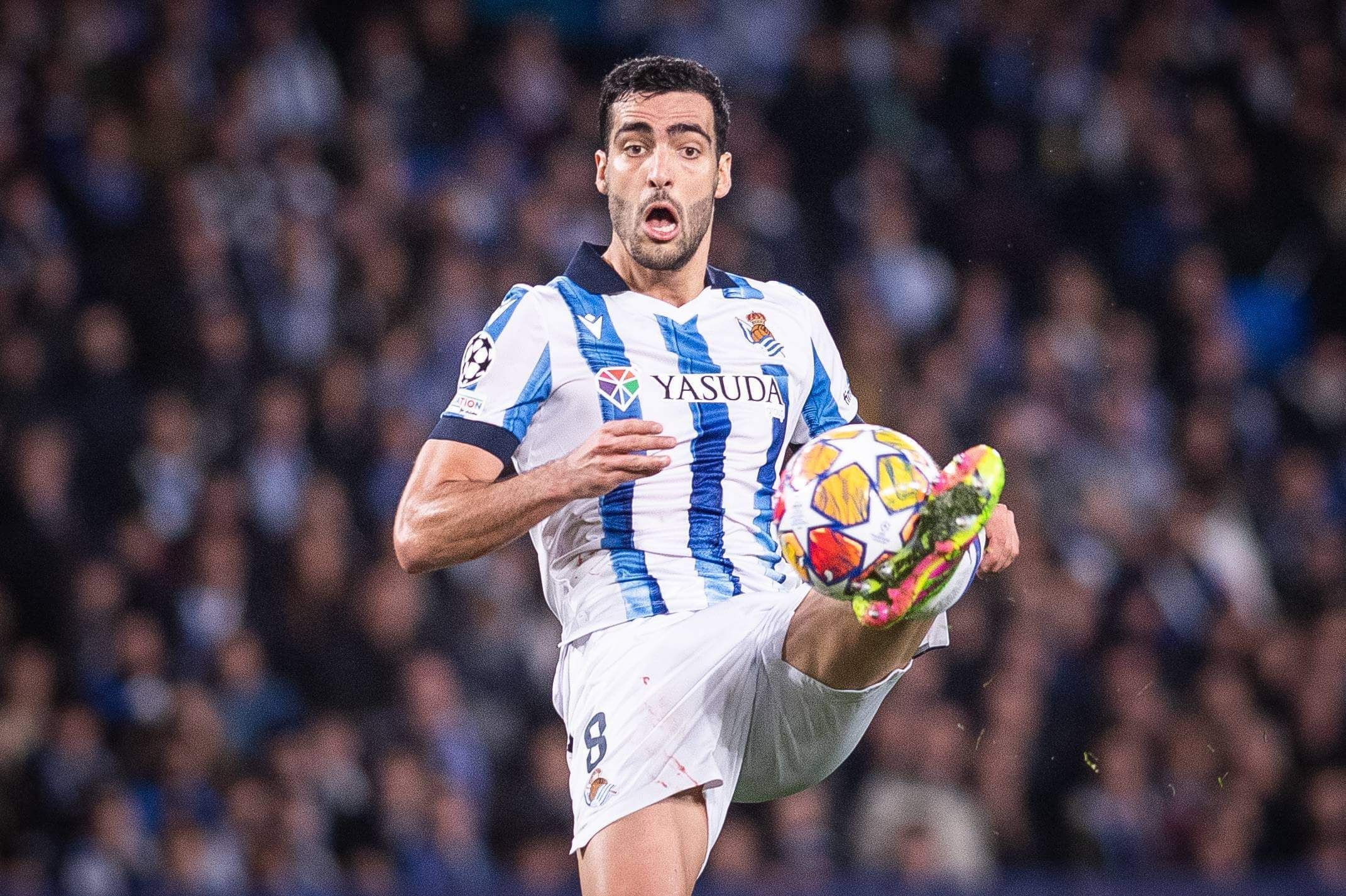 Mikel Merino, durante el Real Sociedad-PSG. (foto: Cordon Press).