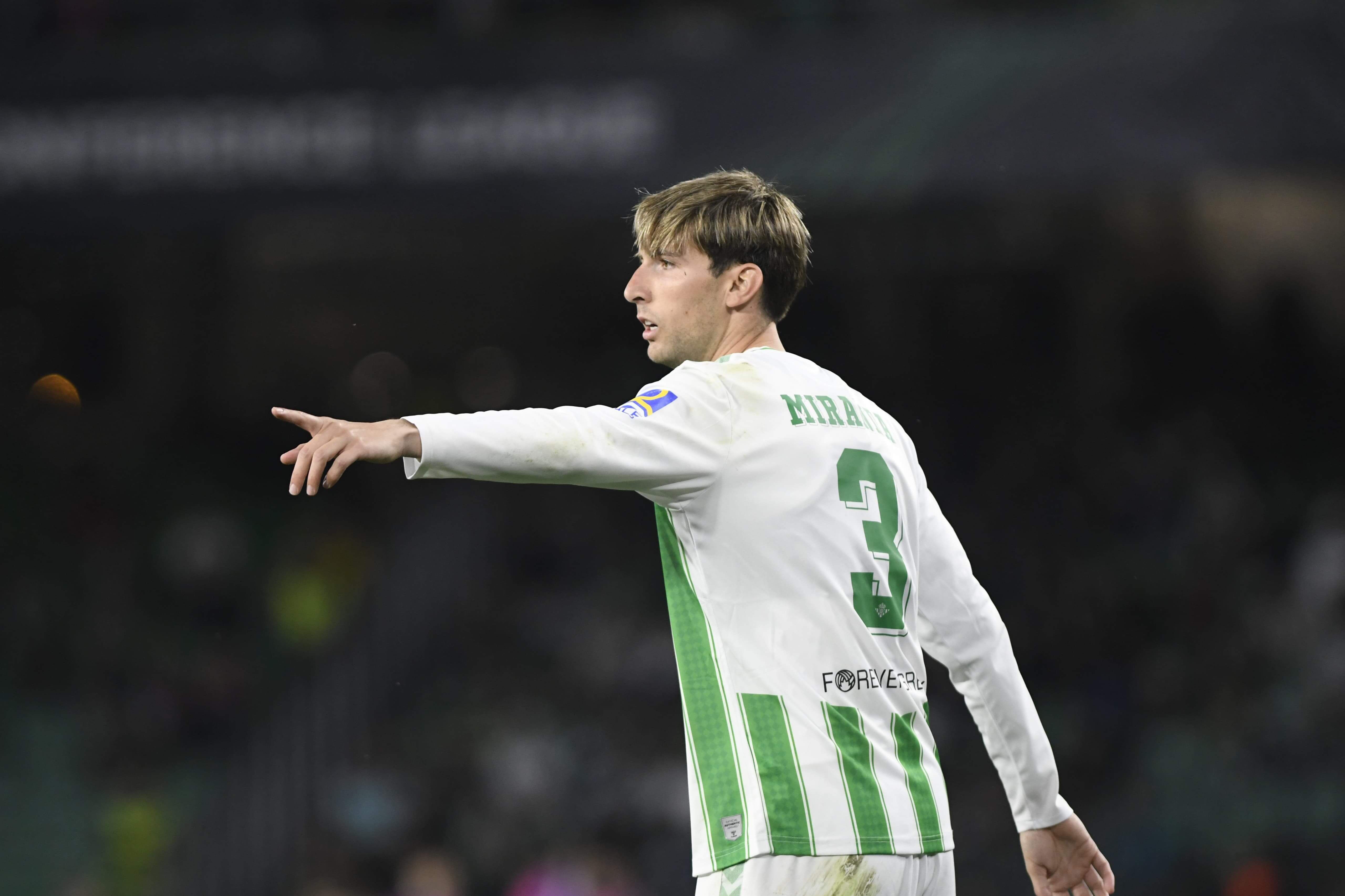  Miranda, ante el Dinamo Zagreb en Conference