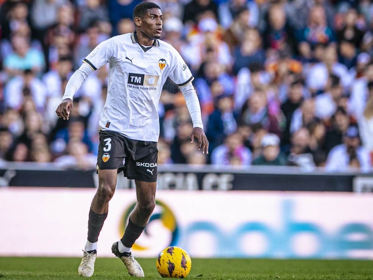  Mosquera en Mestalla contra el Betis