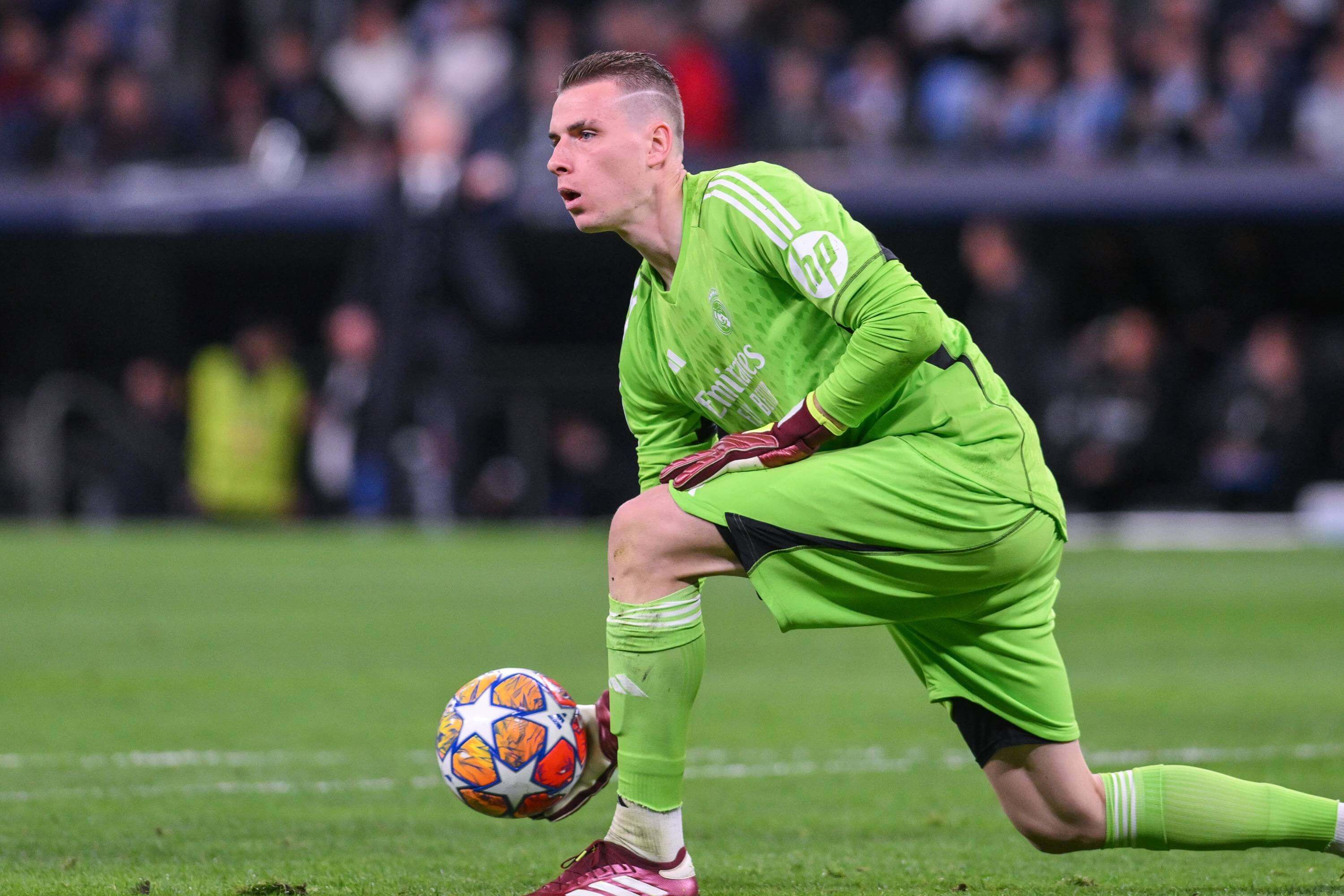  Lunin, en un partido de Champions.