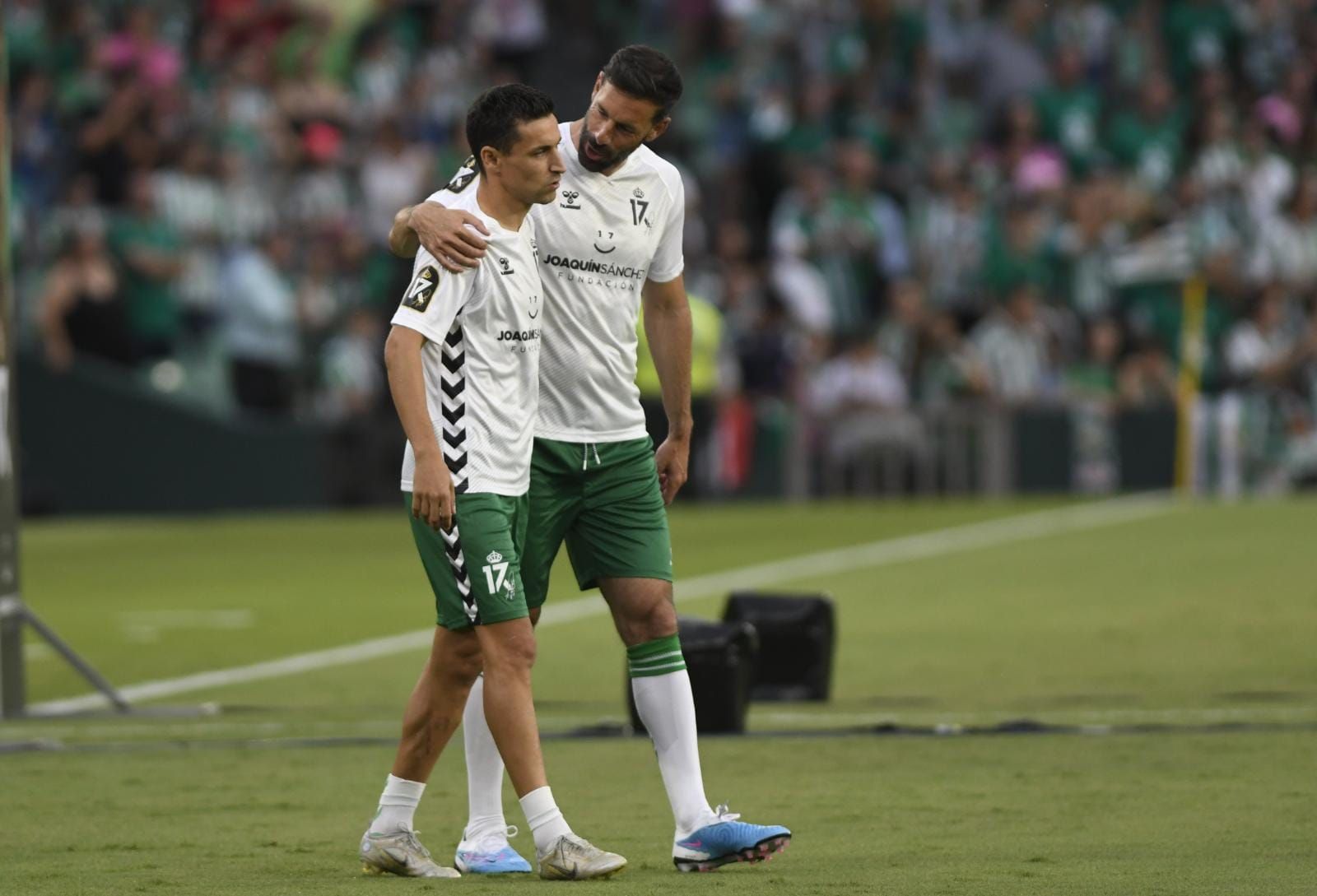  Navas y Van Nistelrooy, en el homenaje a Joaquín.jpeg