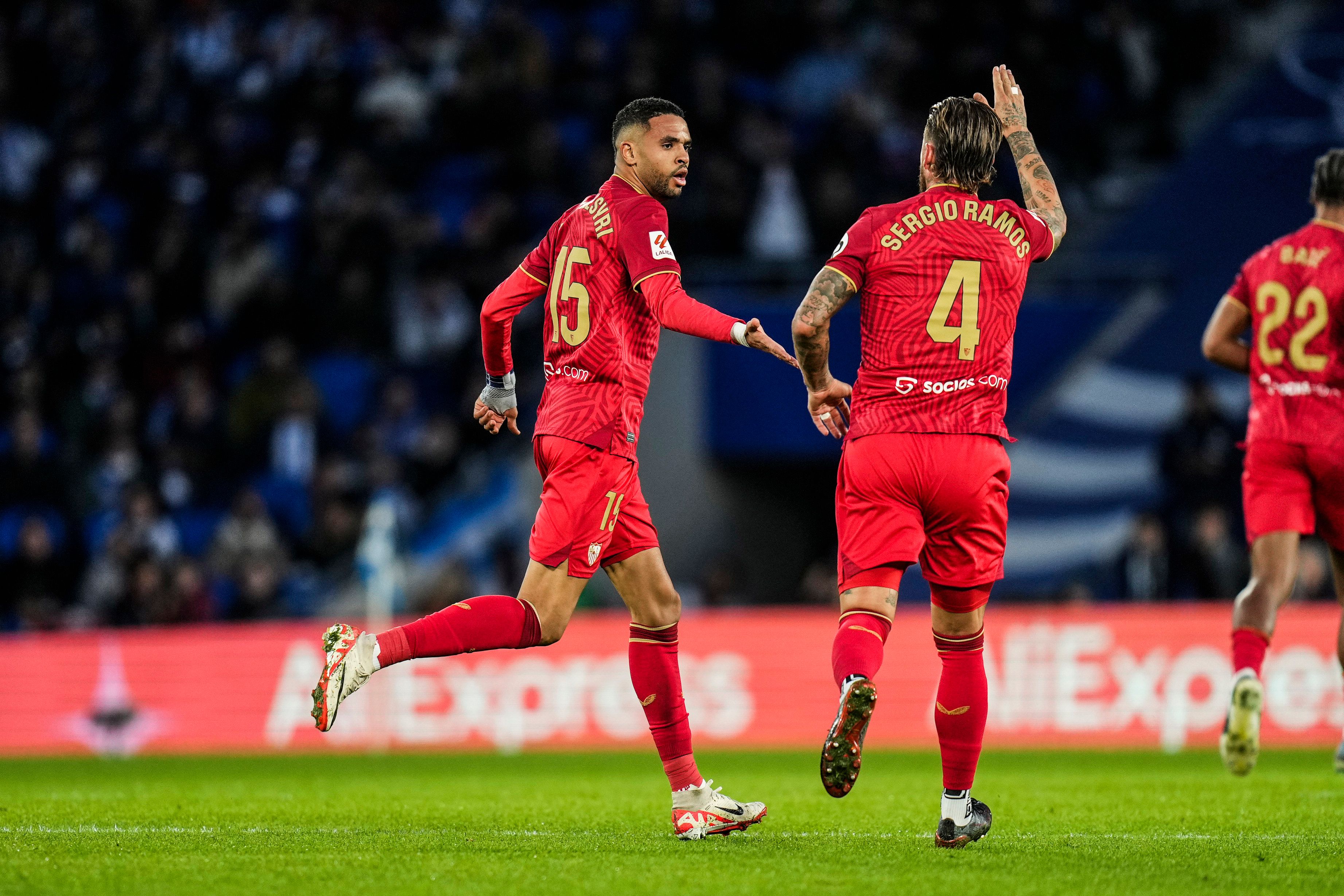  En-Nesyri y Ramos, celebrando el gol del marroquí ante la Real.