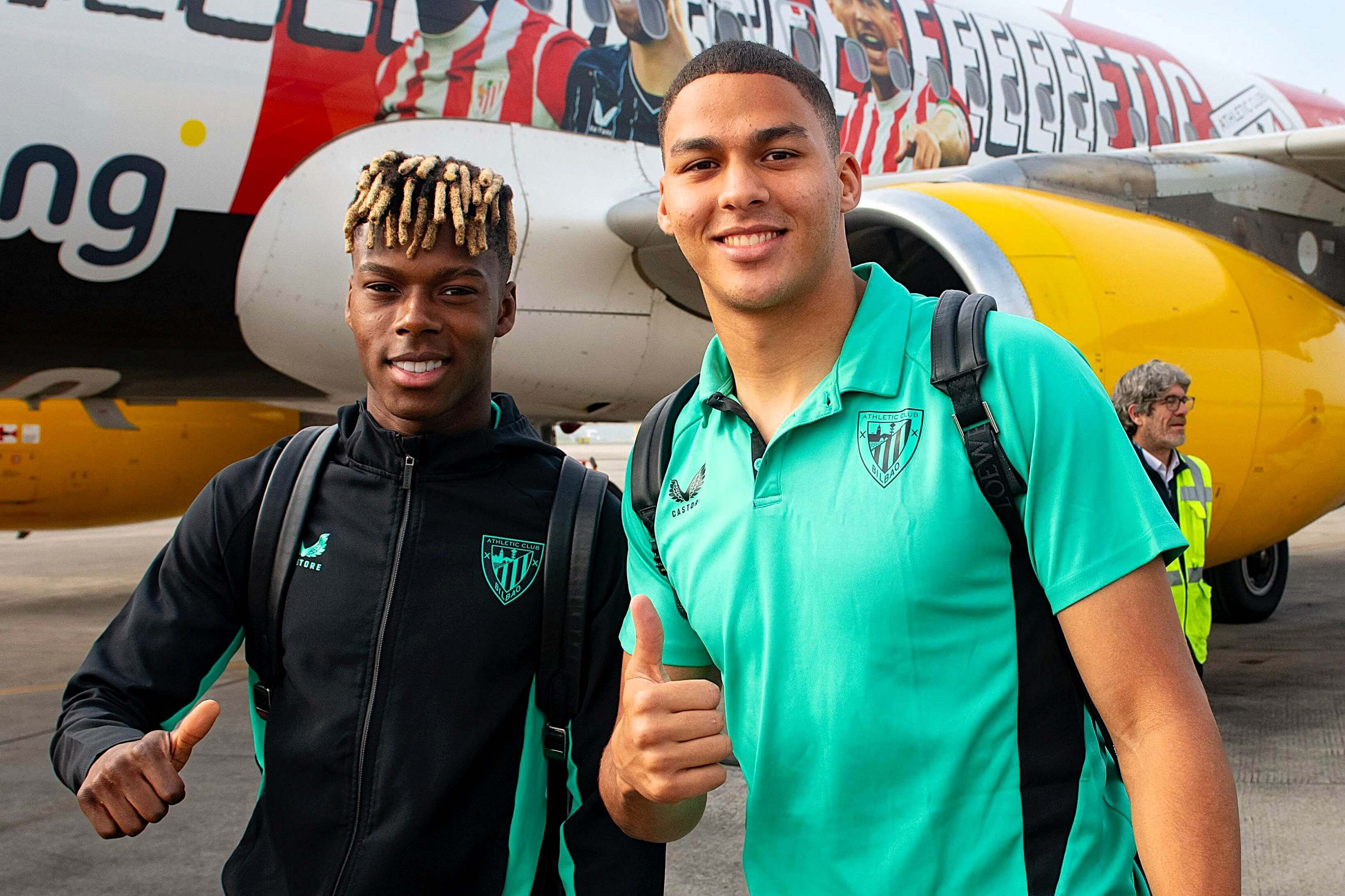  Nico Williams y Maroan Sannadi, listos para coger el avión a Escocia.