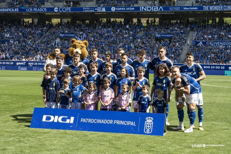 Once del Real Oviedo ante el Mirandés.