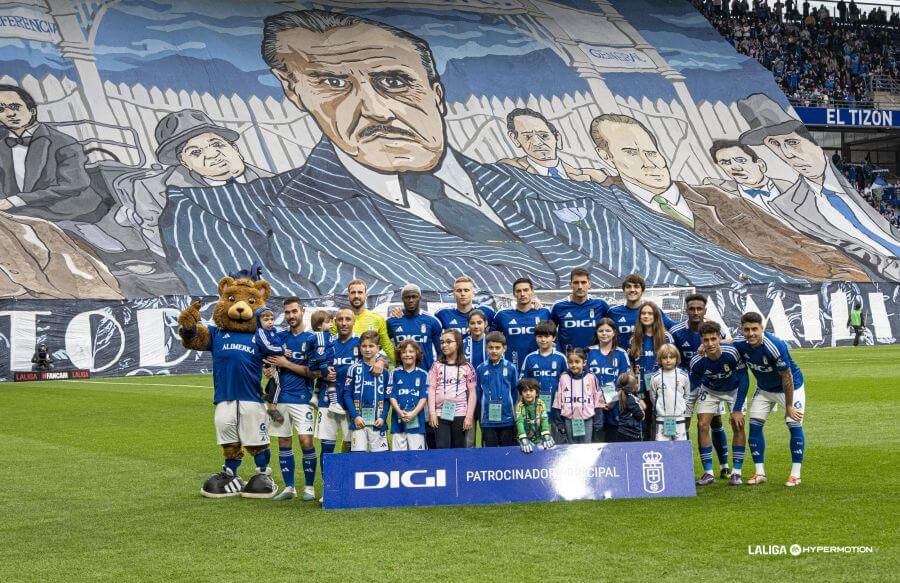  Once del Real Oviedo ante el Tenerife en el Carlos Tartiere.