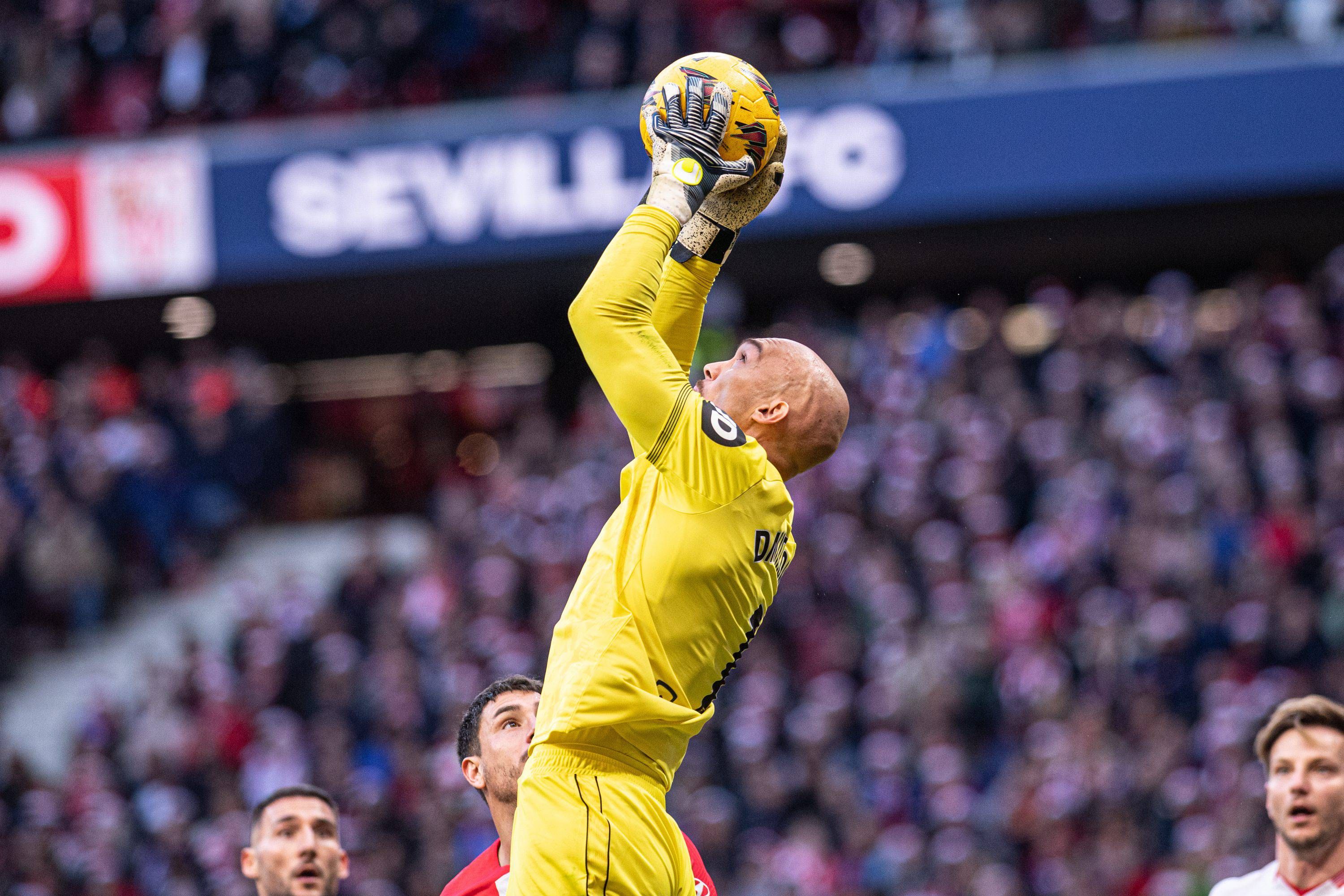 Dmitrovic, en el Atlético-Sevilla.