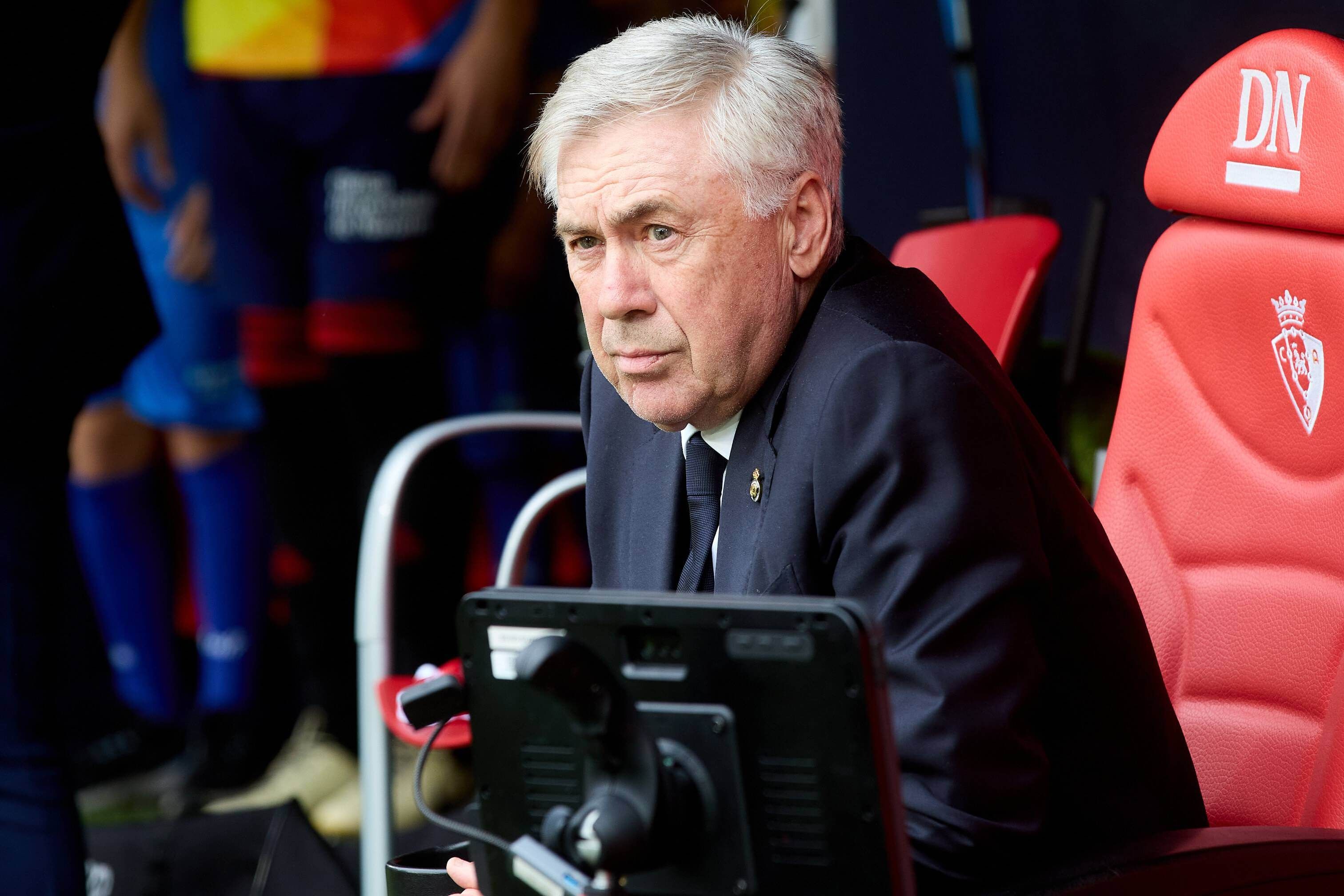  Carlo Ancelotti, en el banquillo de El Sadar.