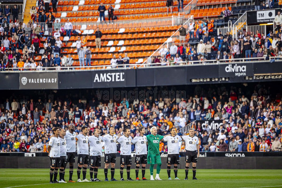  El once titular del Valencia CF en el partido de Leyendas del Triplete.