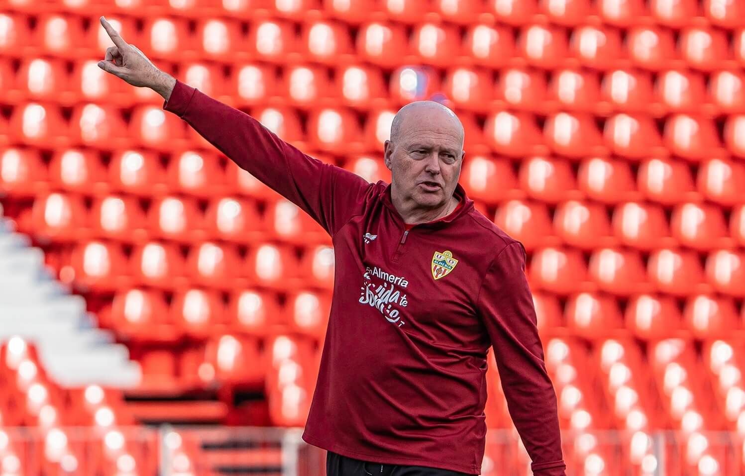  Pepe Mel dirige a la UD Almería.