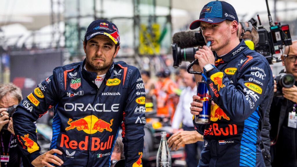 Max Verstappen y Checo Pérez, en el GP de China.