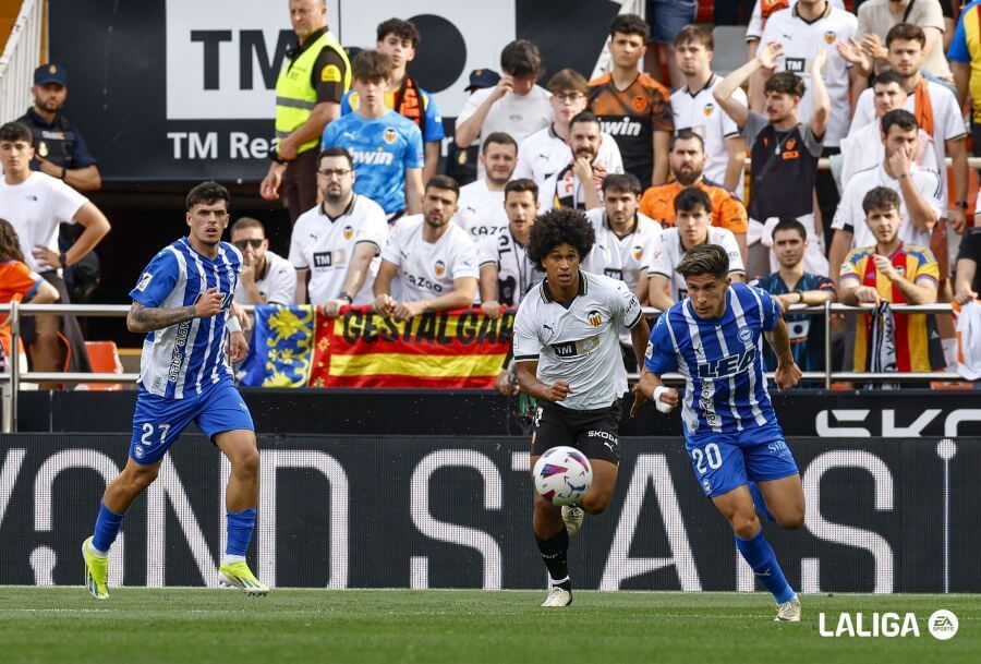 Peter Federico, ante el Deportivo Alavés.