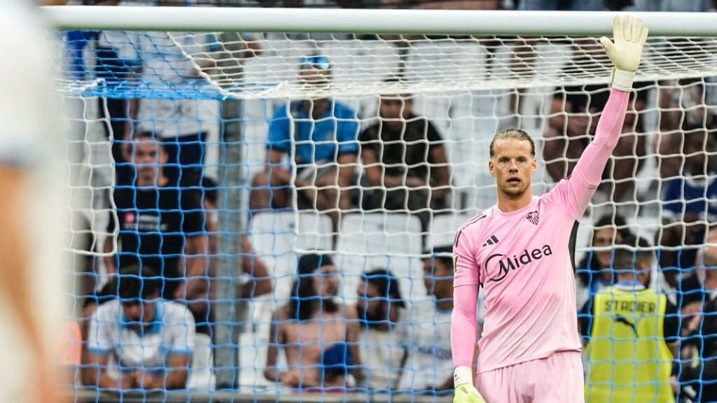  Orjan Nyland, ante el Marsella.