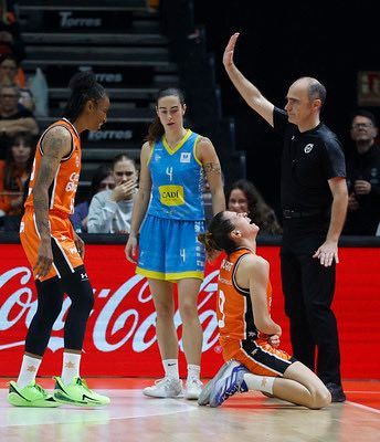 Queralt Casas grita de dolor