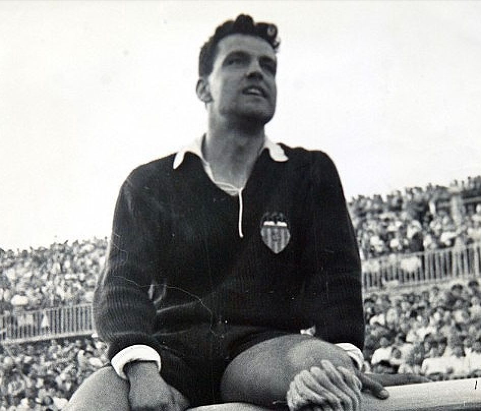  Quique subido al larguero.