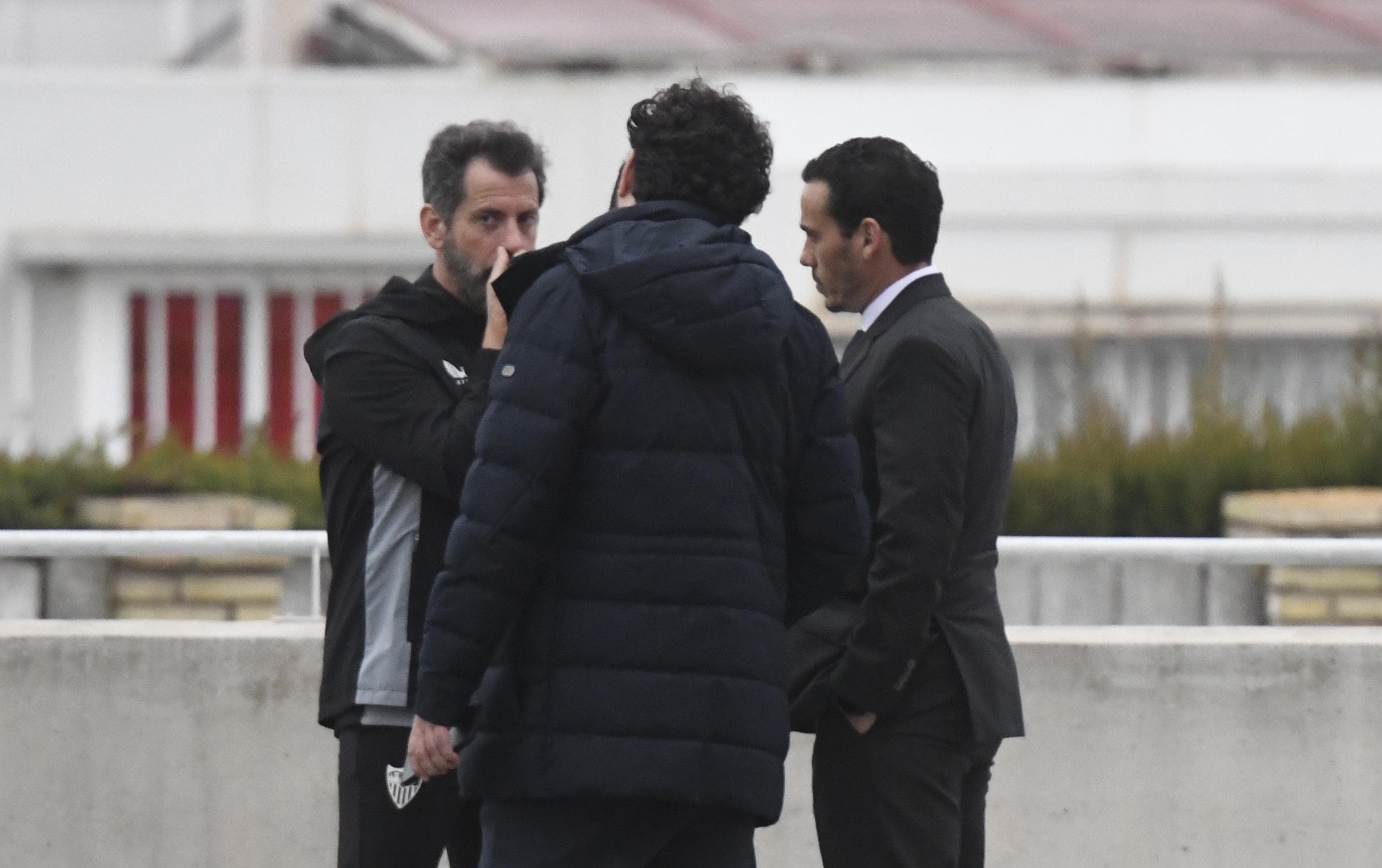 Quique Sánchez Flores, Del Nido Carrasco y Víctor Orta.