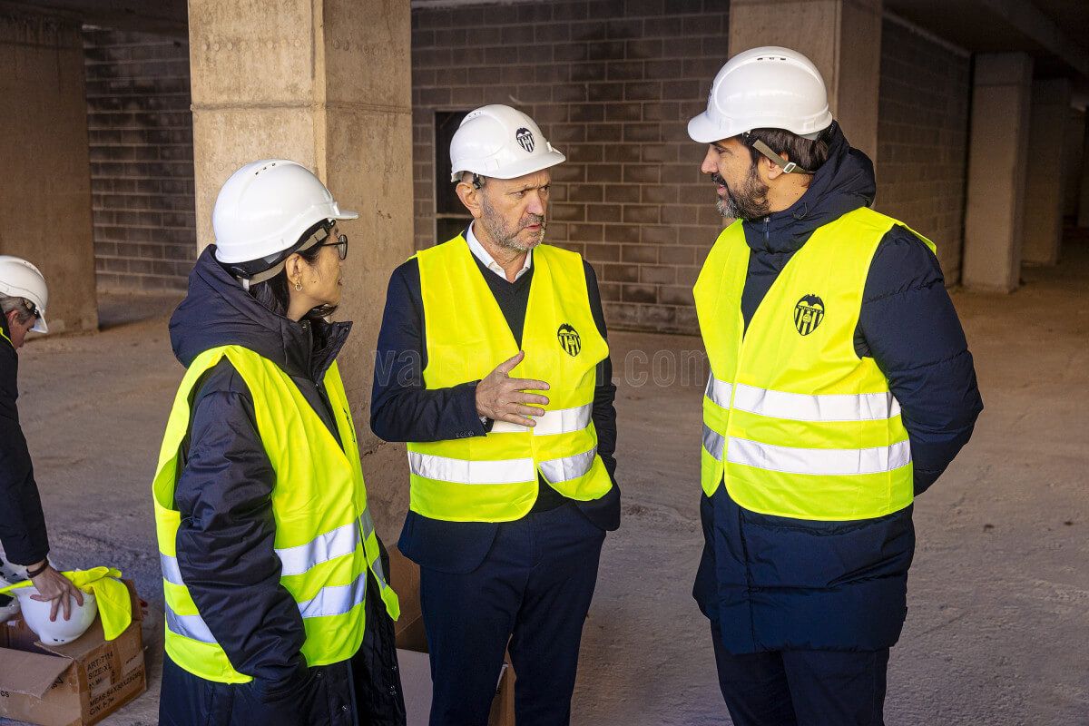 Rafael Louzán visita el Nou Mestalla, futura sede del Mundial 2030
