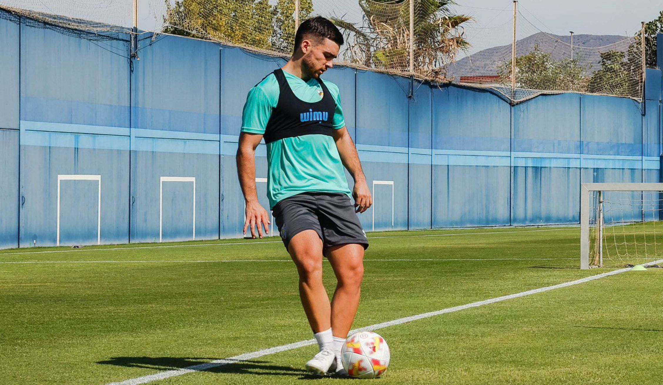  Ramón Enríquez ya toca balón en el anexo y su vuelta está más cerca.