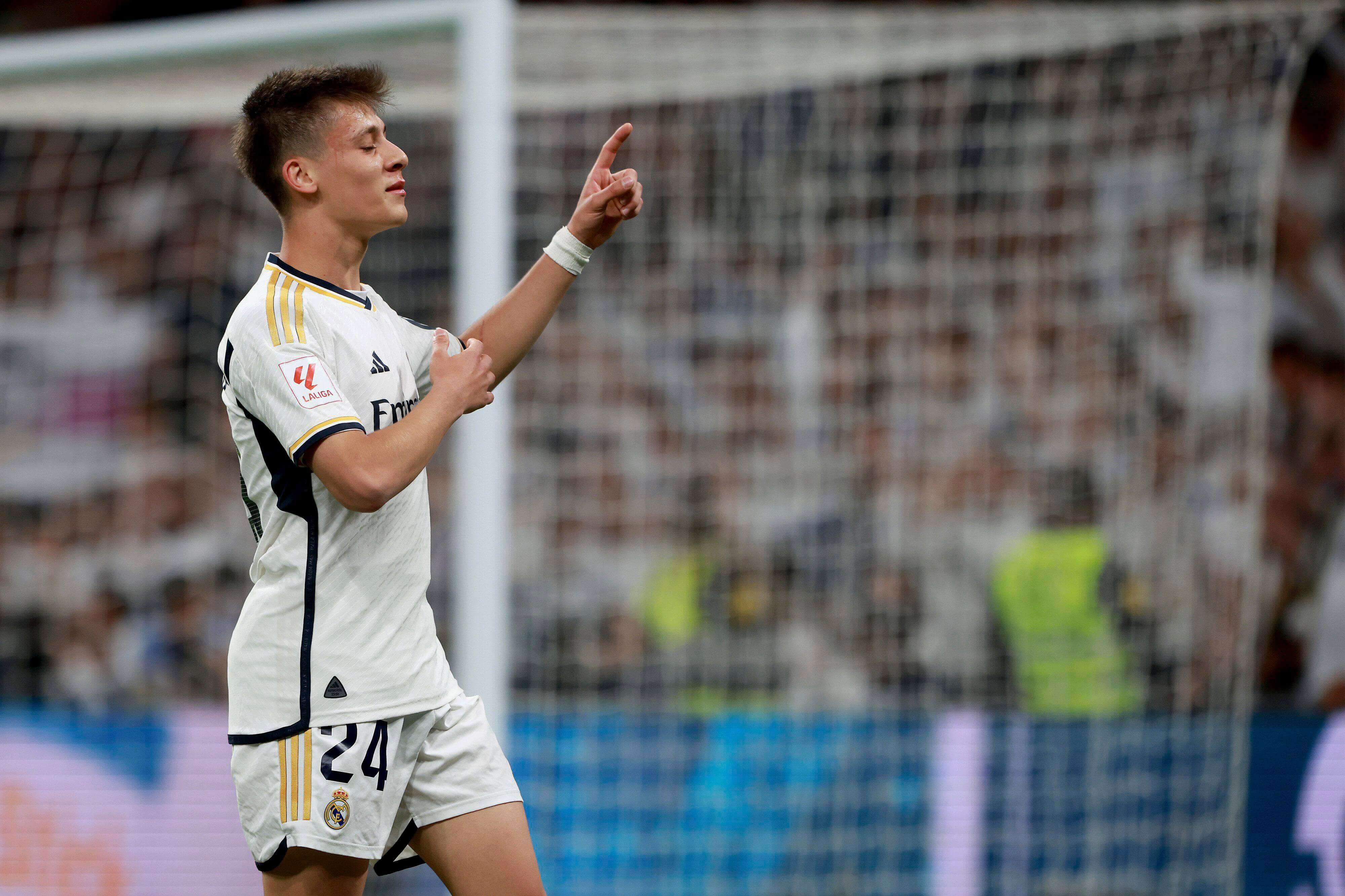 Arda Güler celebra su gol en el Real Madrid-Alavés.