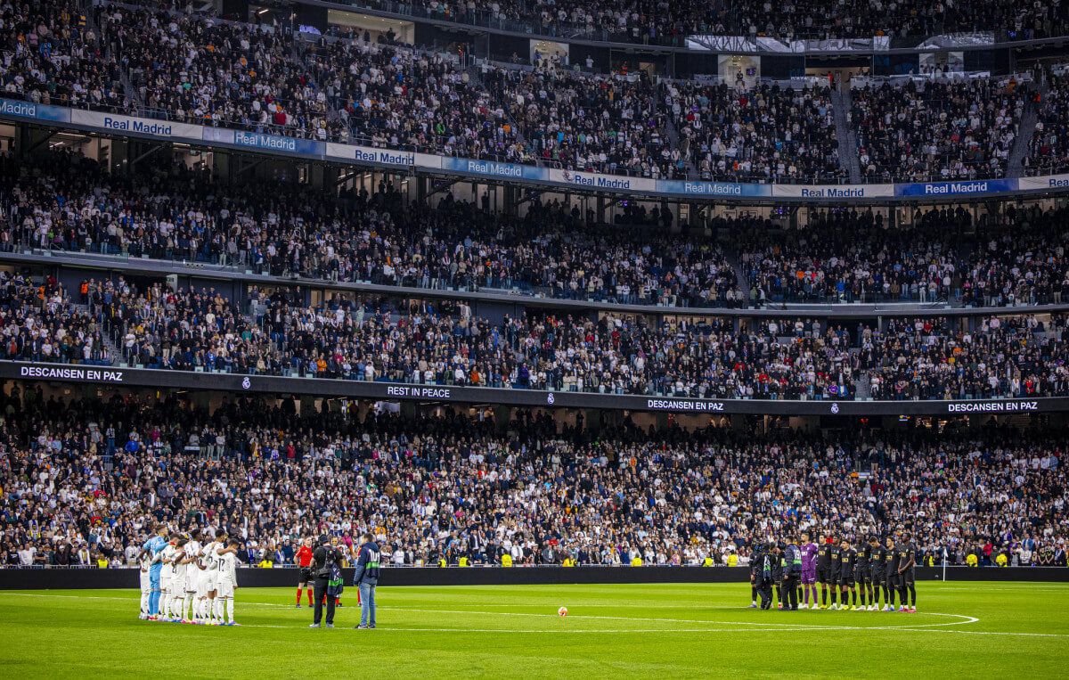 Minuto de silencio en el Real Madrid - Valencia CF