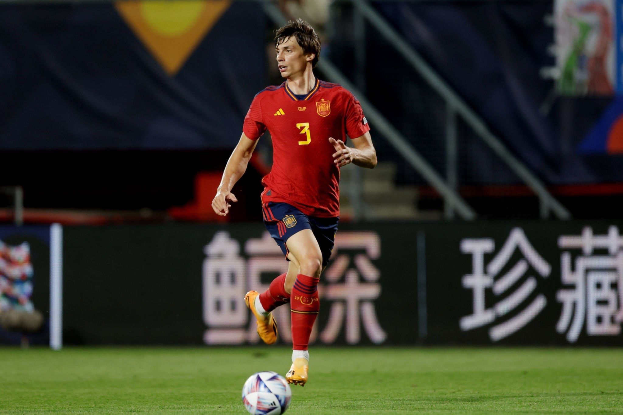  Robin Le Normand en el partido de debut con la selección española contra Italia.