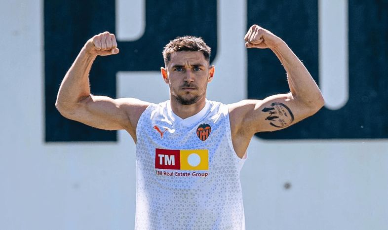  Roman Yaremchuk, en el entrenamiento del Valencia CF.