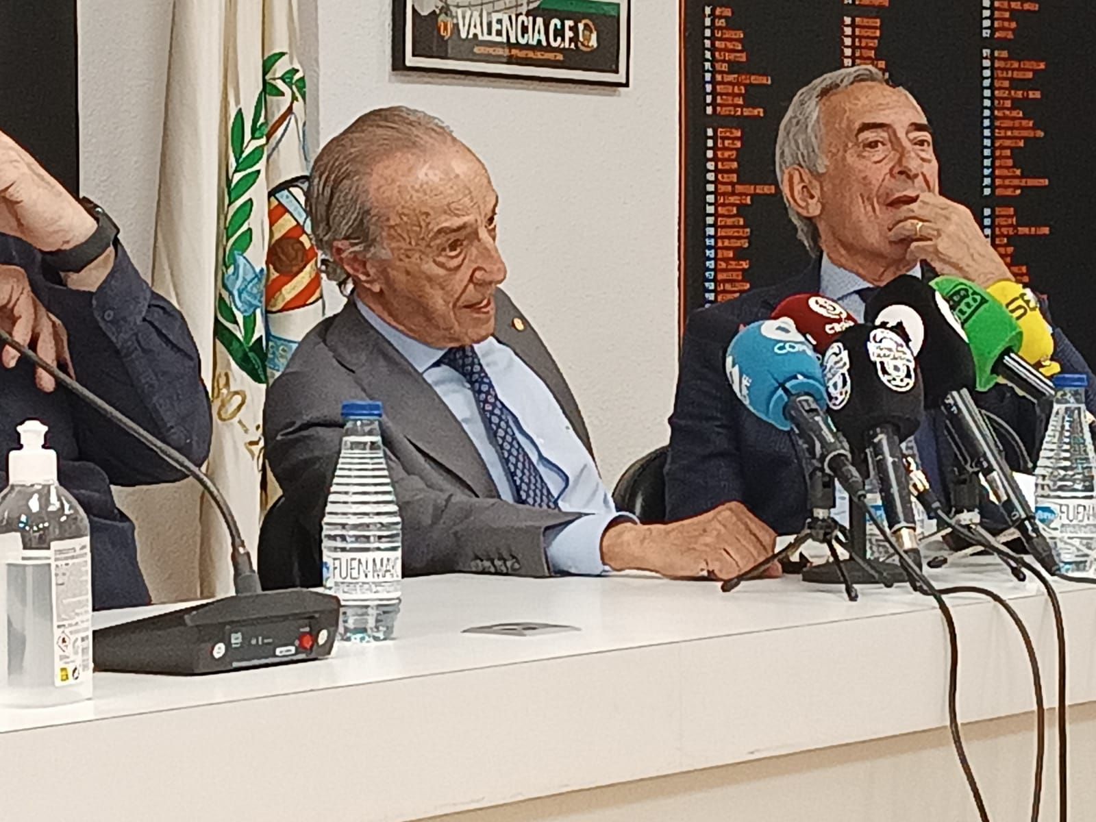  Rueda de prensa de 'De Torino a Mestalla' para repasar las acciones contra Peter Lm