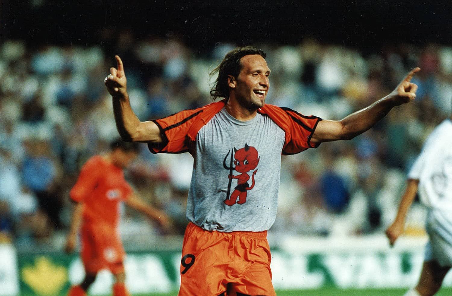  La celebración de Rufete con la camiseta del demonio.