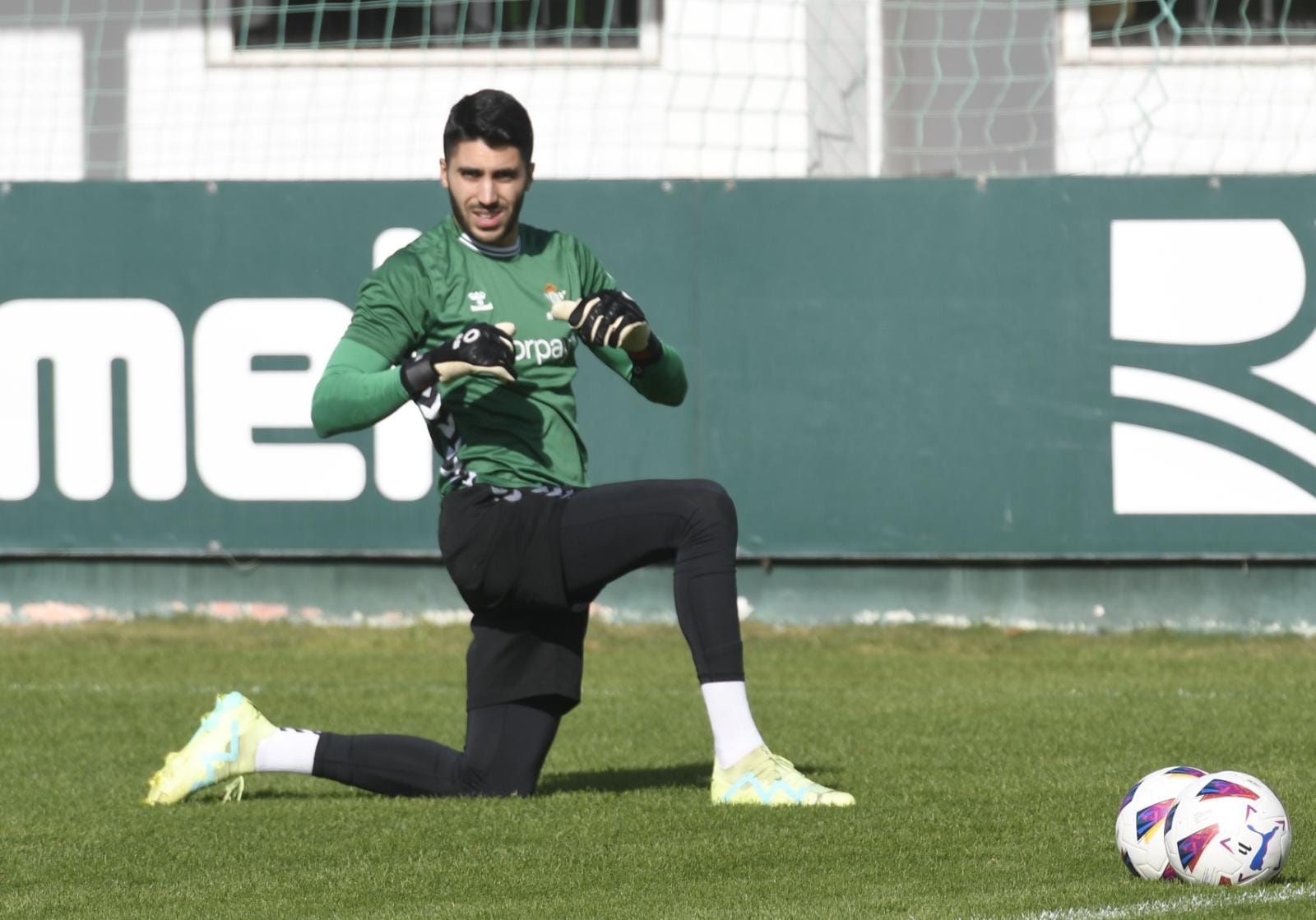  Rui Silva, en un entrenamiento con el Betis
