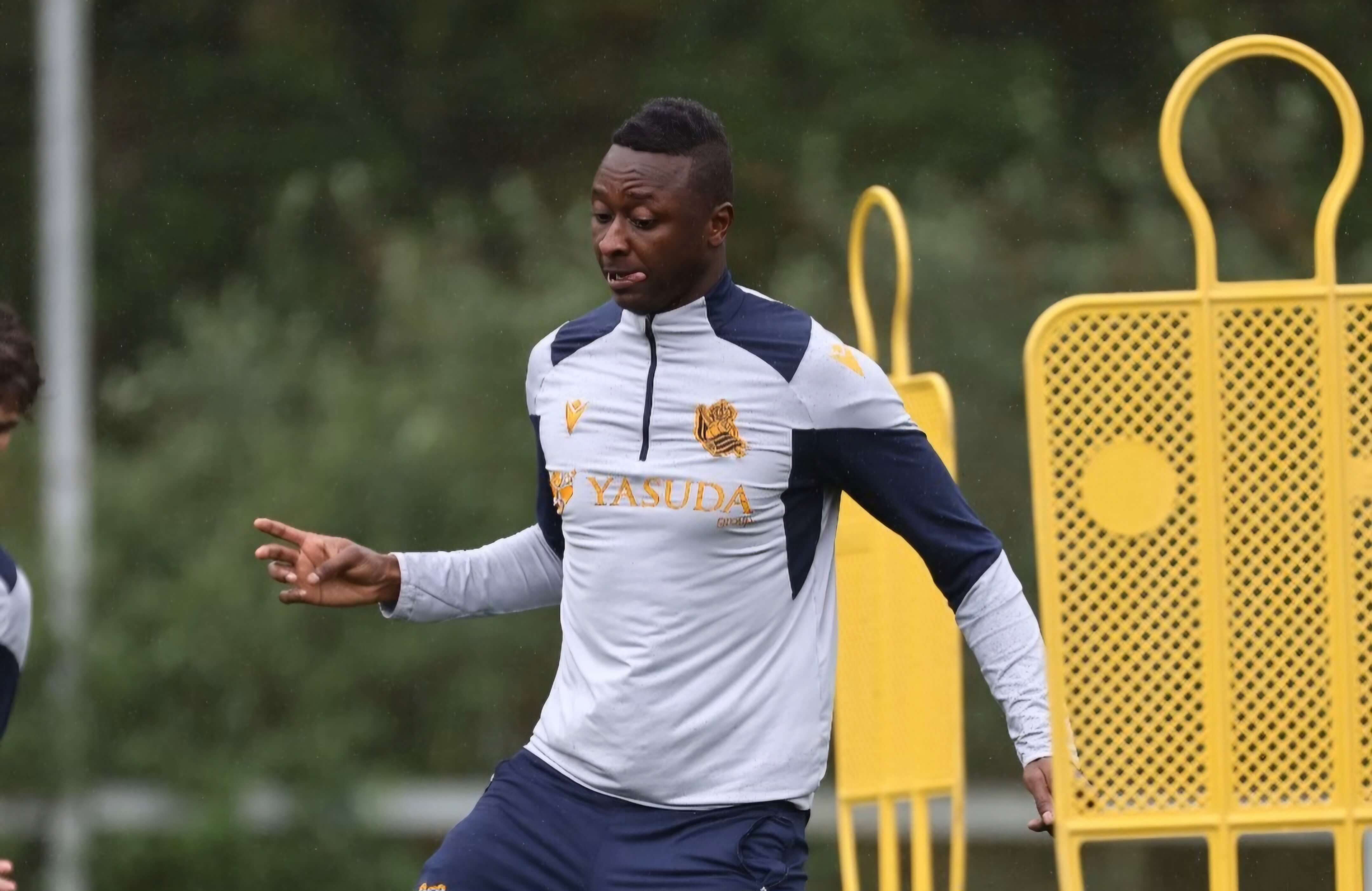  Sadiq Umar se ejercita en Zubieta.