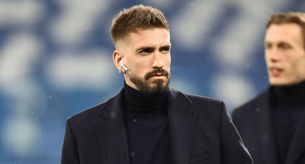  Samu Castileljo, antes de un partido.