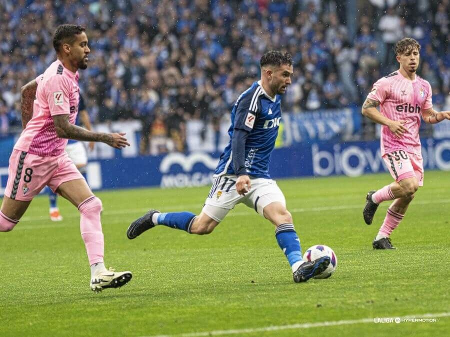 En directo, Real Oviedo - Éibar (Foto: LaLiga).