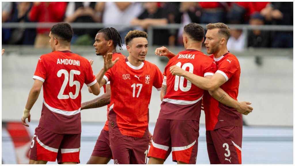 La Selección de Suiza celebra un tanto