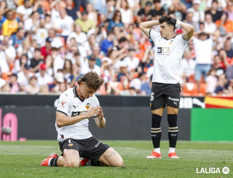Sergi Canós y Diego López, ante el Deportivo Alavés.